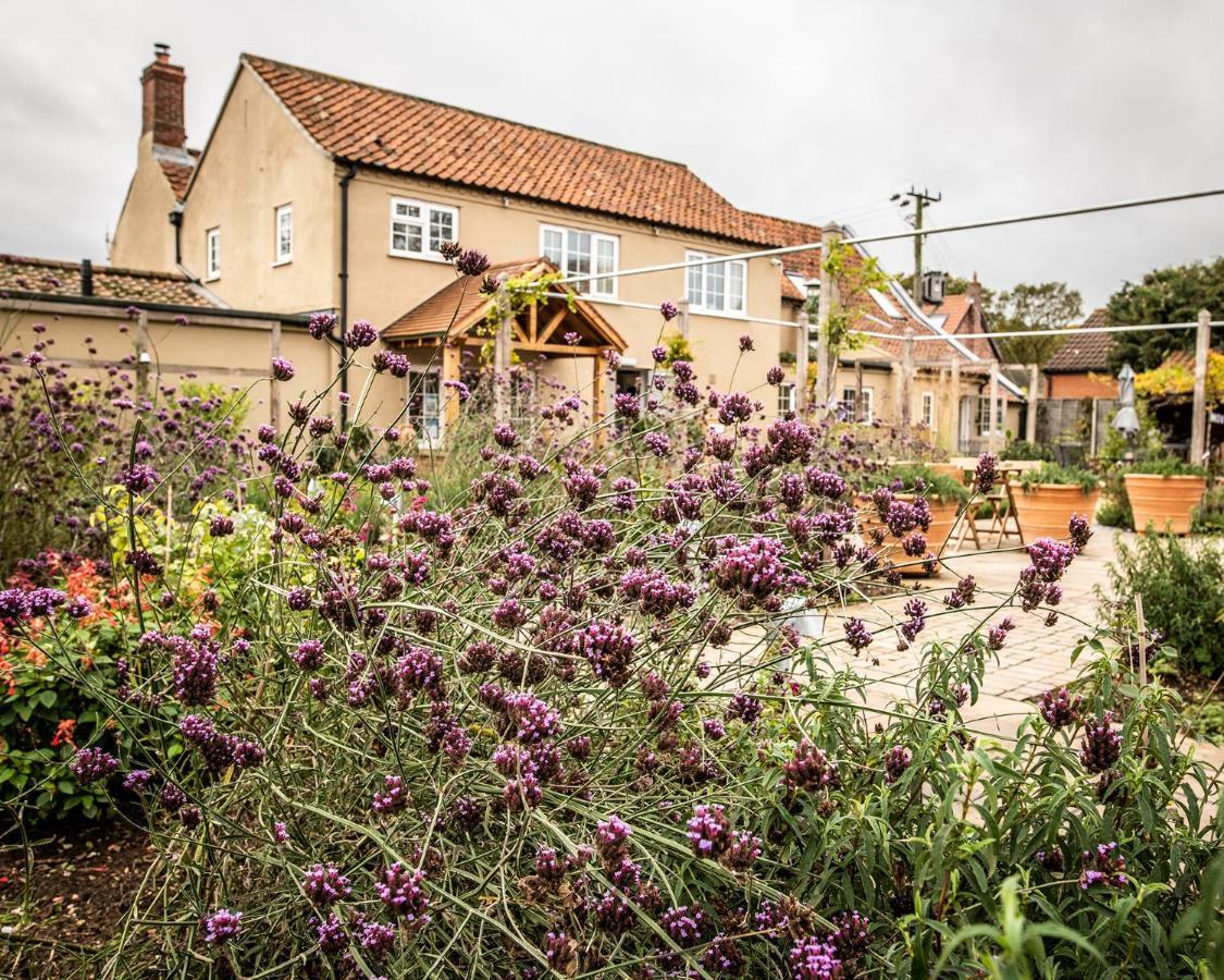 The Three Horseshoes Briston Exterior photo