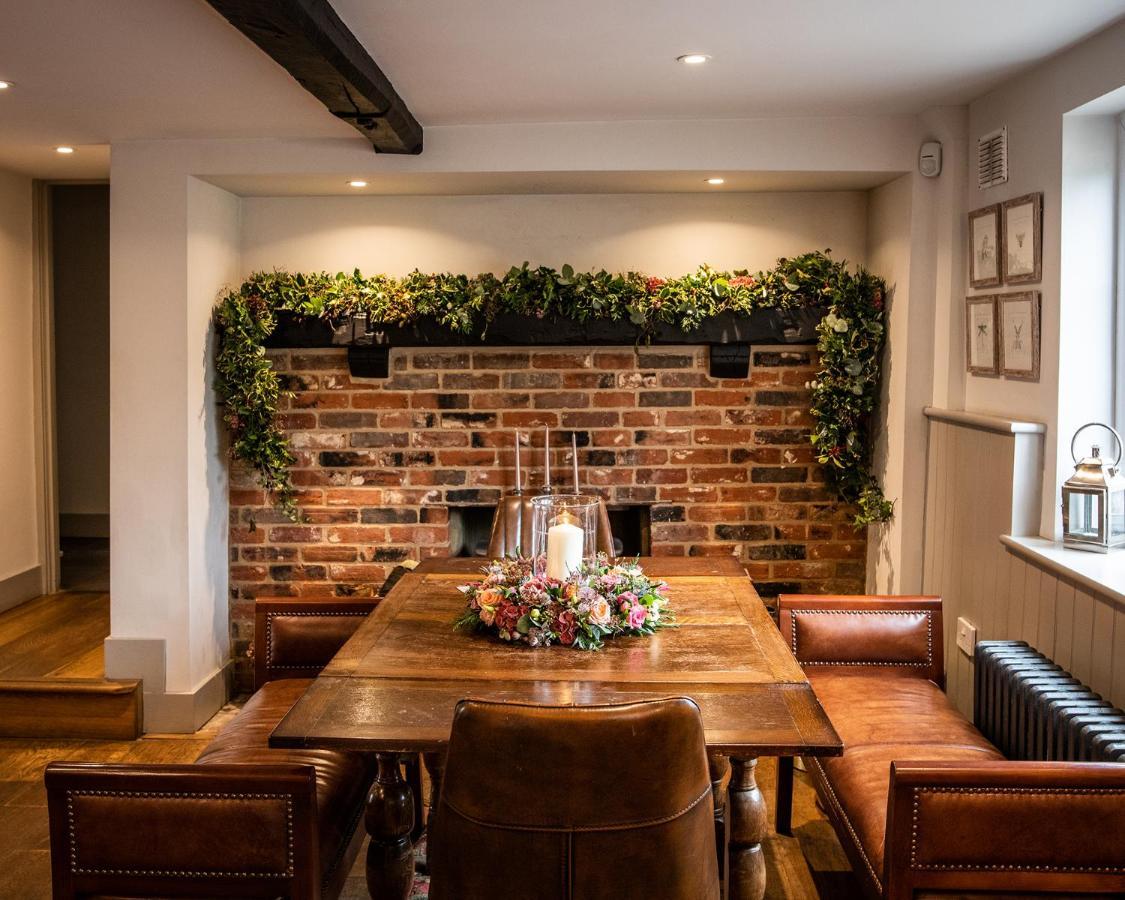 The Three Horseshoes Briston Exterior photo