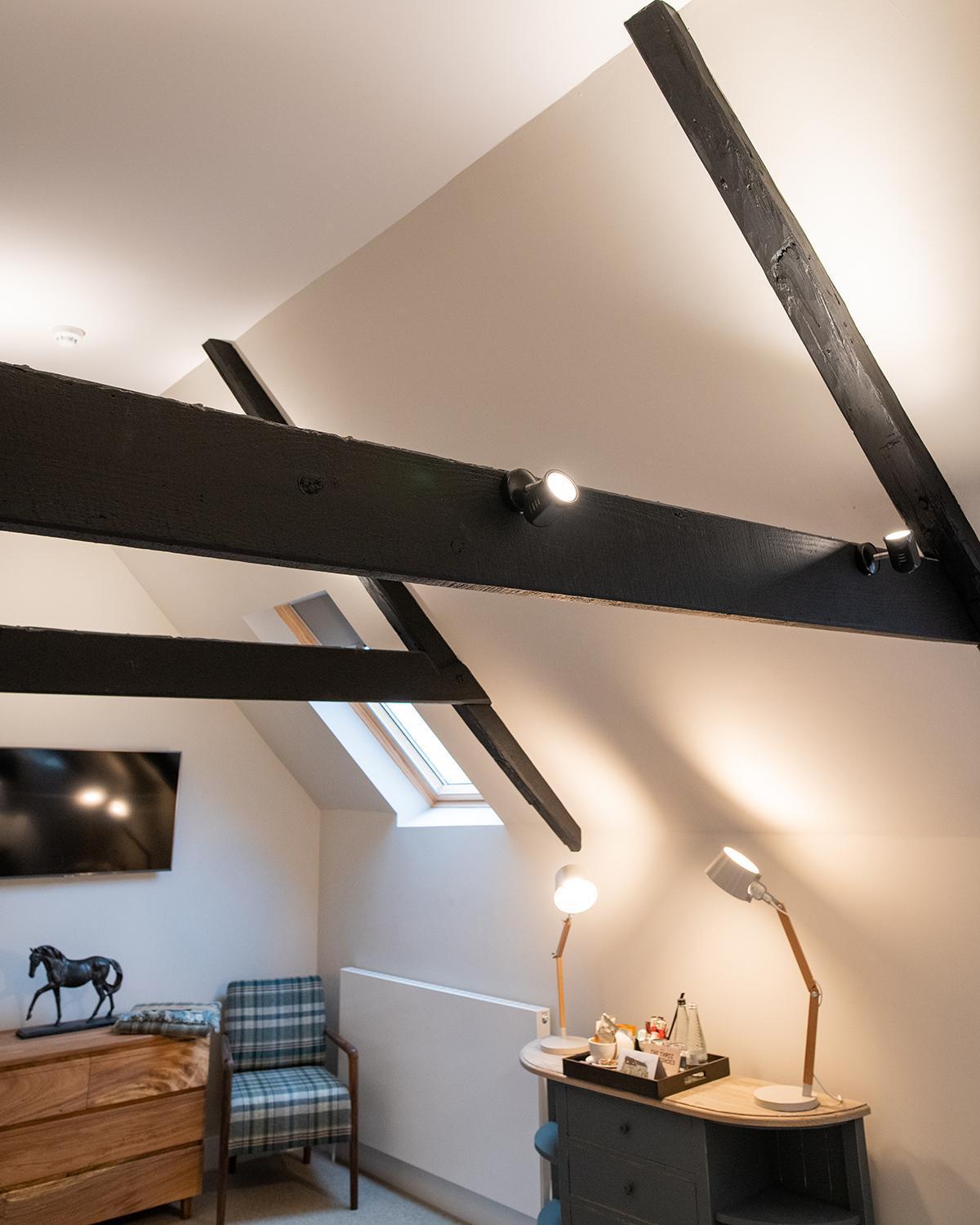 The Three Horseshoes Briston Room photo