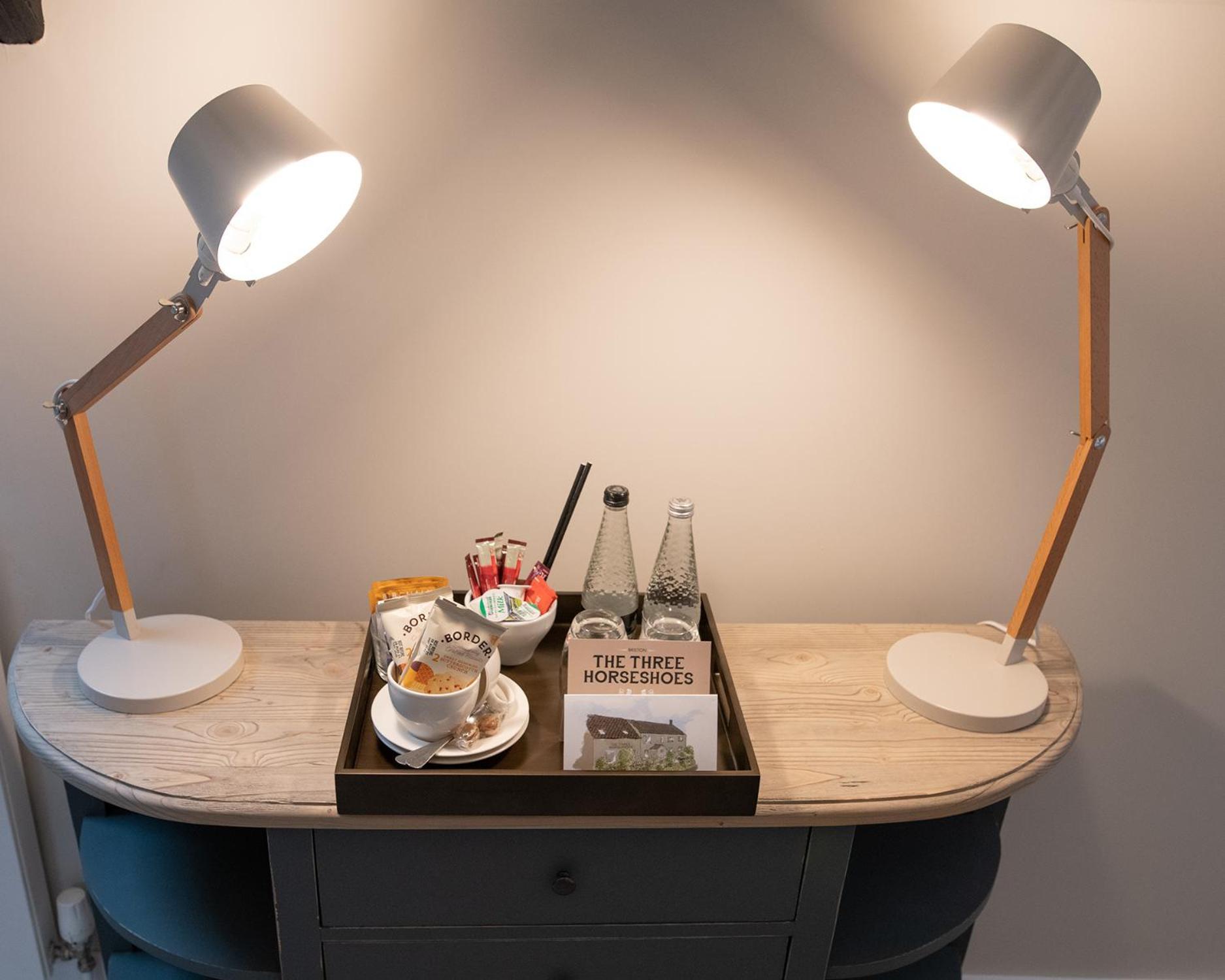The Three Horseshoes Briston Room photo