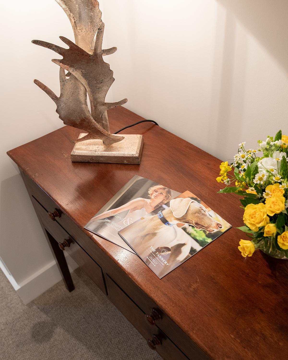 The Three Horseshoes Briston Room photo
