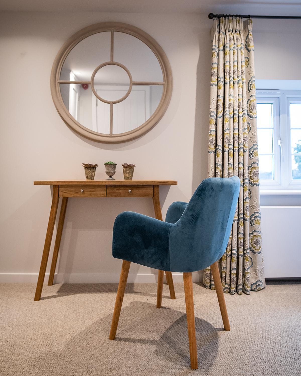 The Three Horseshoes Briston Room photo