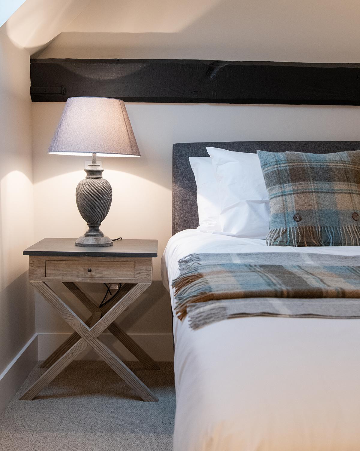 The Three Horseshoes Briston Room photo