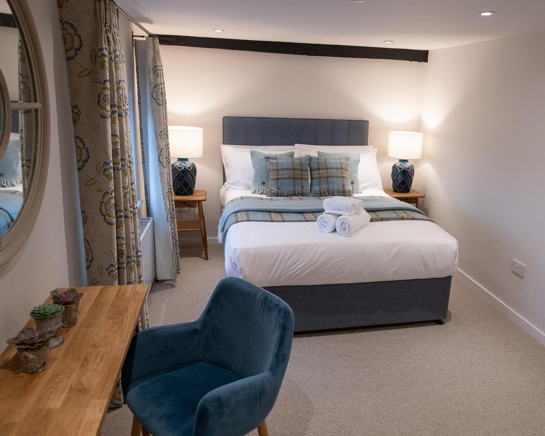 The Three Horseshoes Briston Room photo
